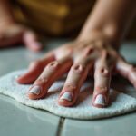 Tache tenace sur carrelage : astuces efficaces pour l’éliminer définitivement